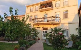 Aurelia Rooms